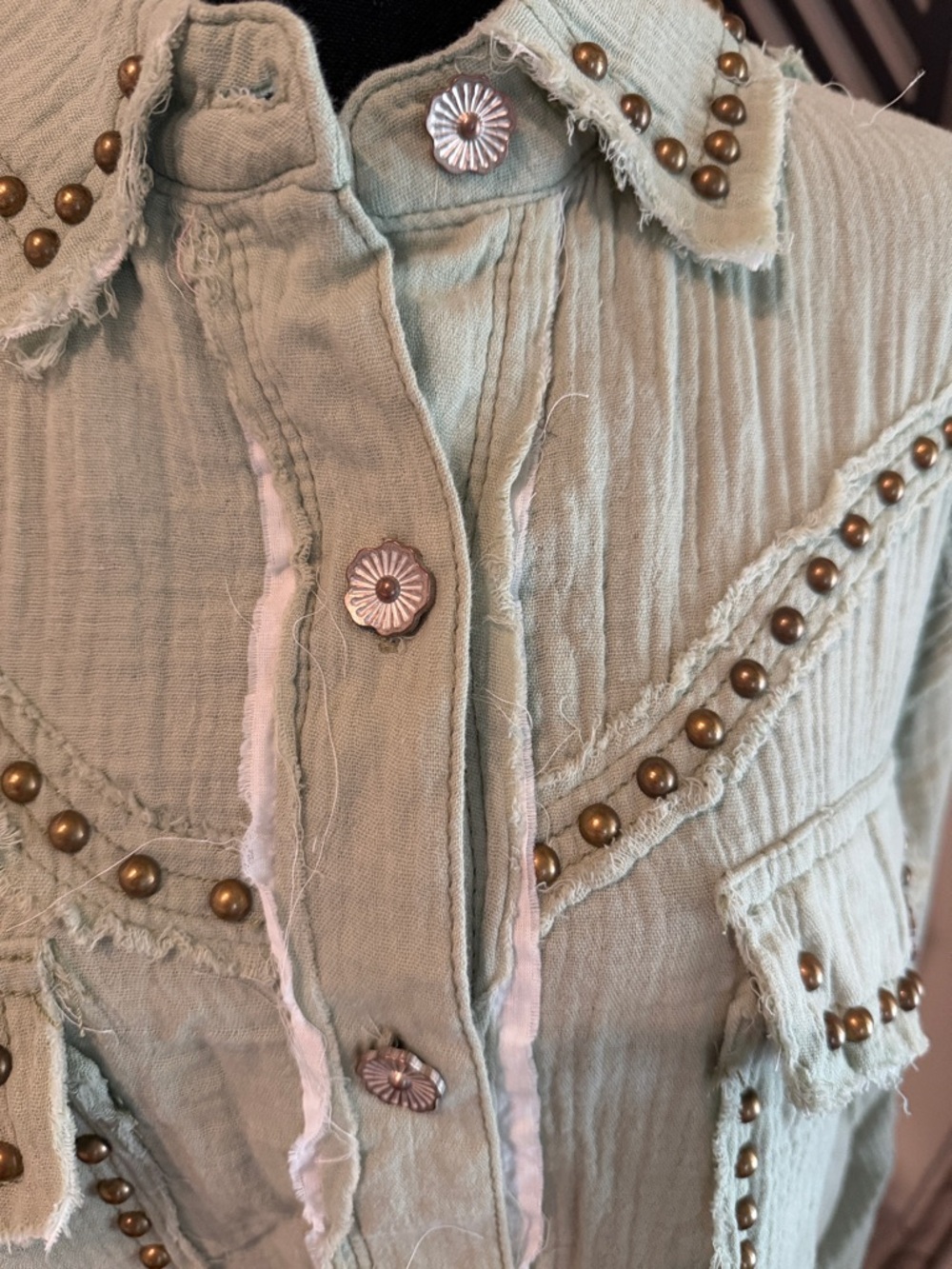 POL Mint Green gauze Studded Button-Up Shirt medium - Picture 3 of 13